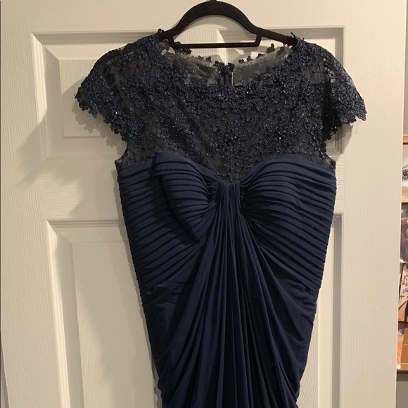 Tadashi navy gown size small, can fit 4/6/8 - Picture 3 of 4